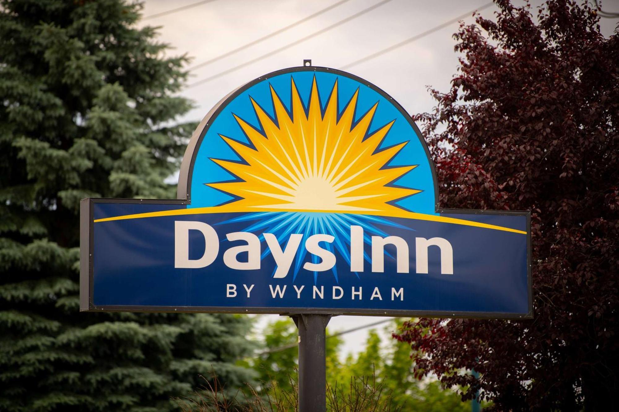 Days Inn By Wyndham קור ד'אלן מראה חיצוני תמונה